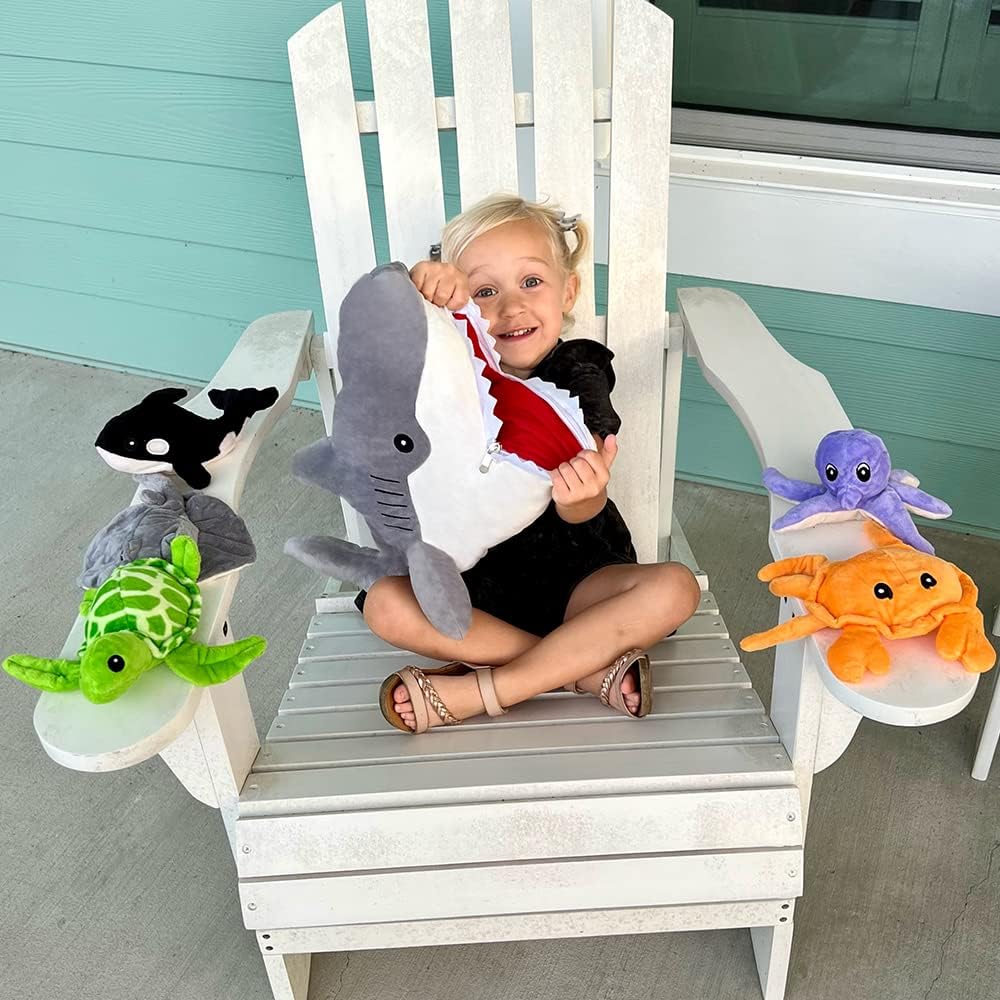 Requin blanc avec 5 petites créatures marines, 23 pouces