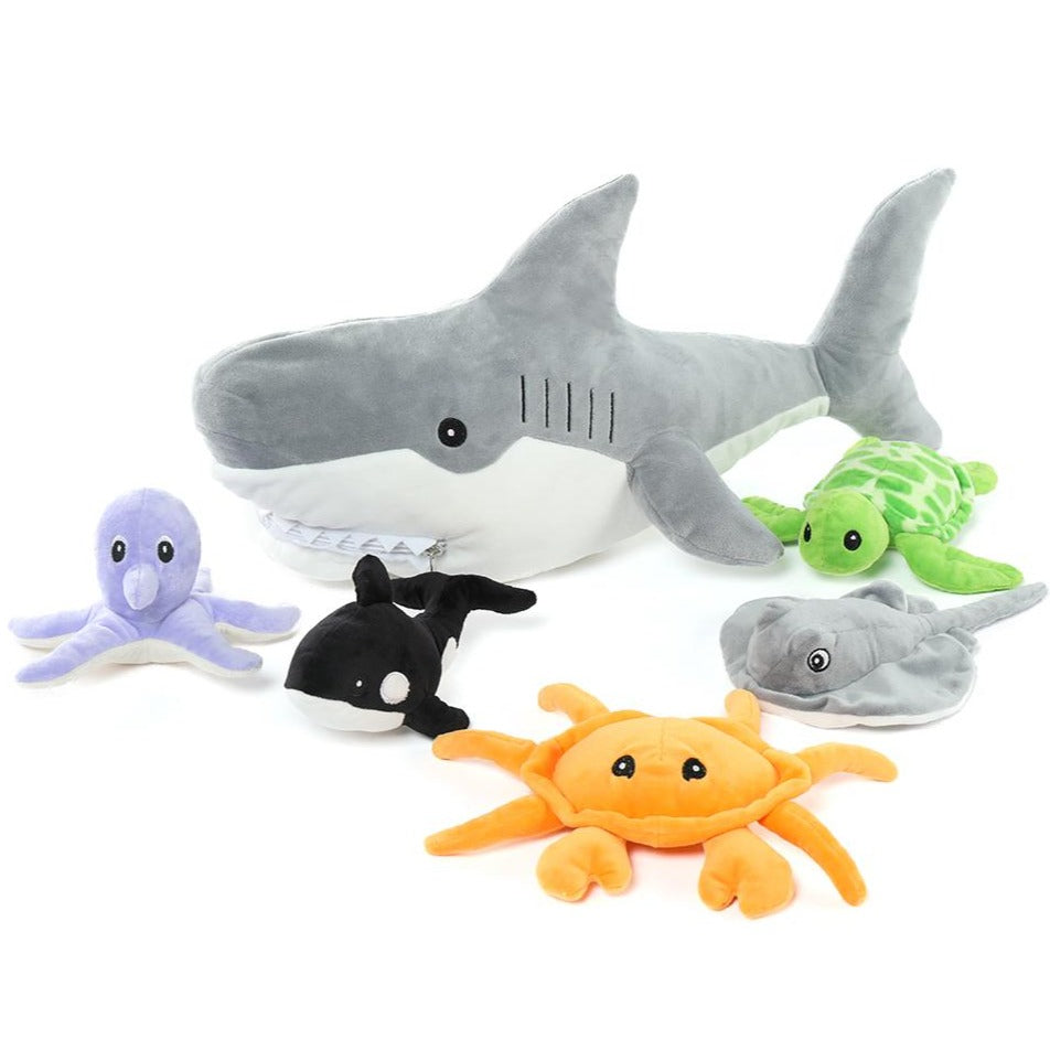 Requin blanc avec 5 petites créatures marines, 23 pouces
