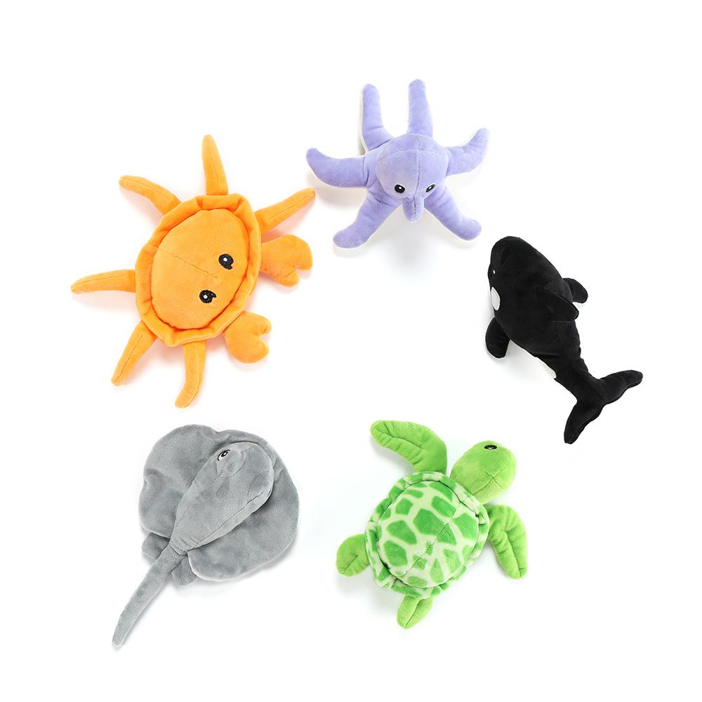 Requin blanc avec 5 petites créatures marines, 23 pouces