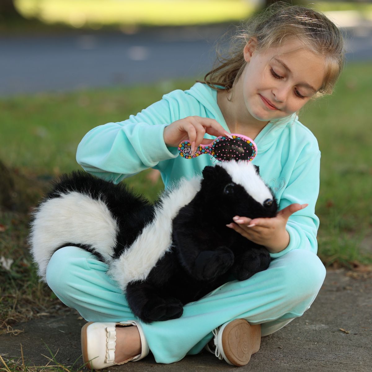 Skunk Stuffed Animals with Babies Inside the Belly, 22 Inches